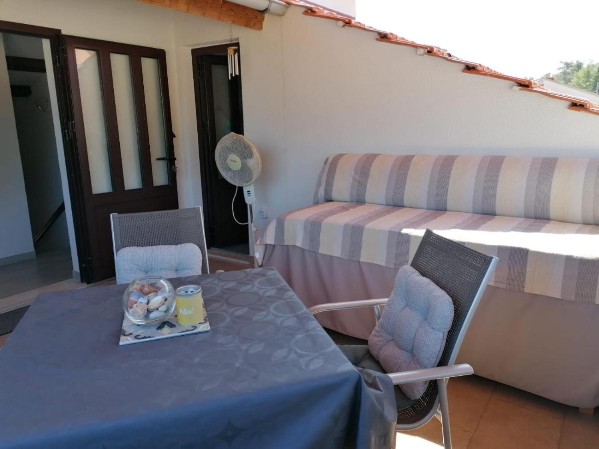 Apartments Misini Dvori Stomorska Kültér fotó