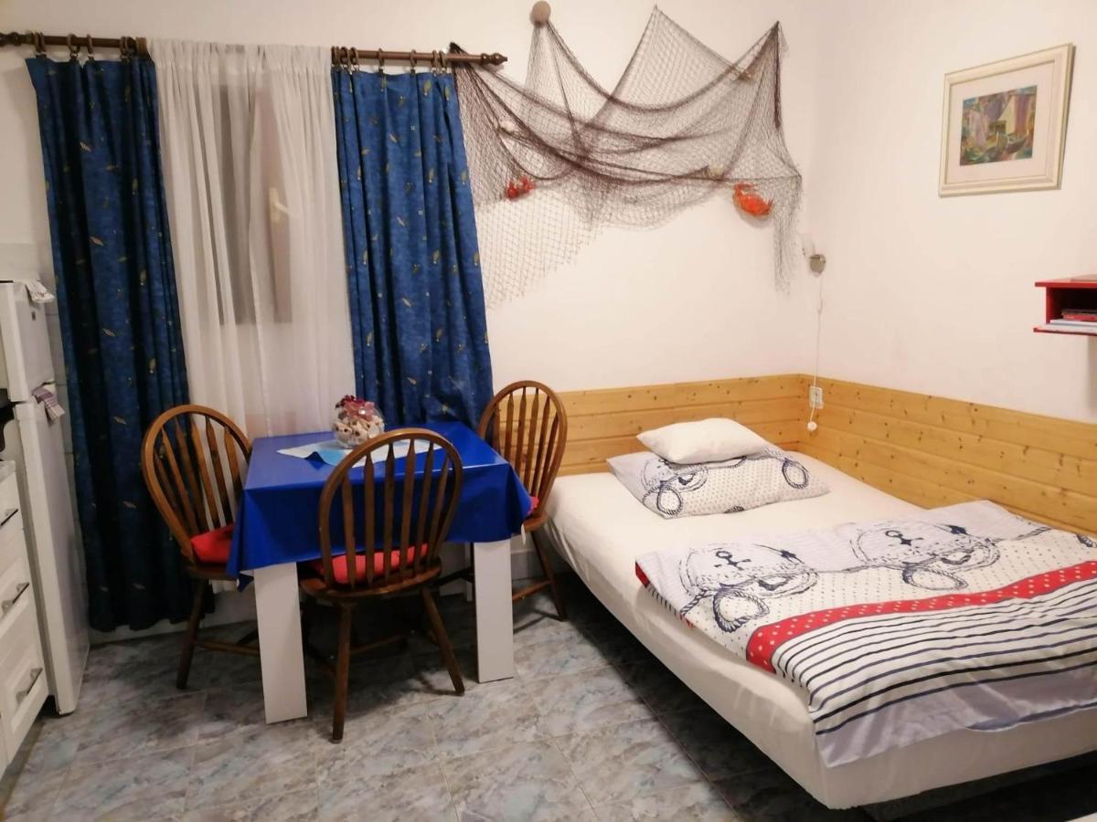 Apartments Misini Dvori Stomorska Kültér fotó