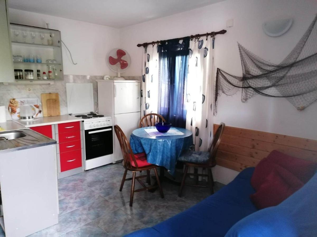Apartments Misini Dvori Stomorska Kültér fotó