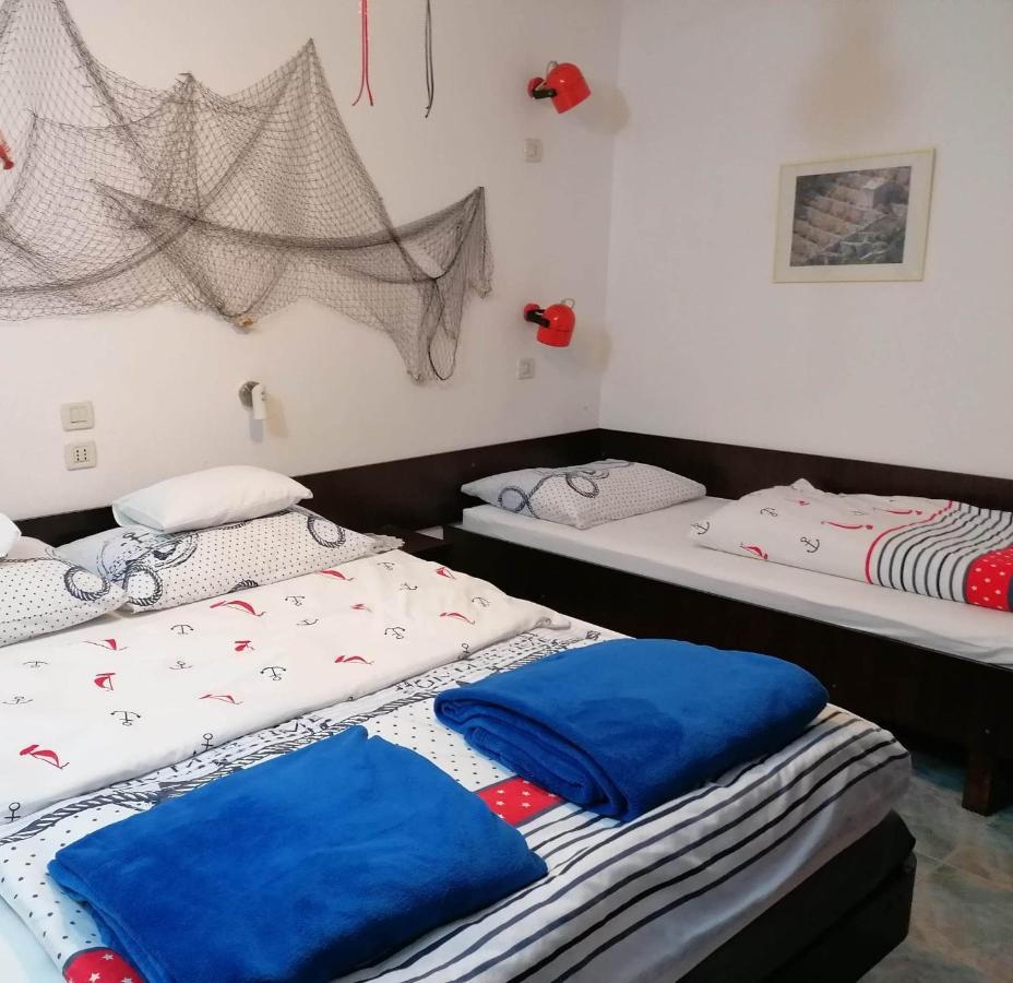 Apartments Misini Dvori Stomorska Kültér fotó